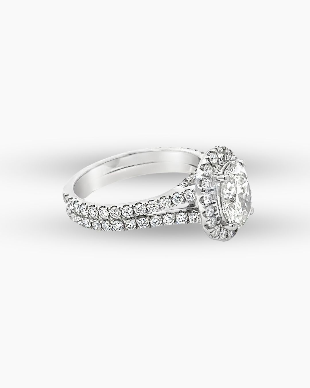 1.38Carat,F,Vs1 Oval LabGrown Diamond Ring