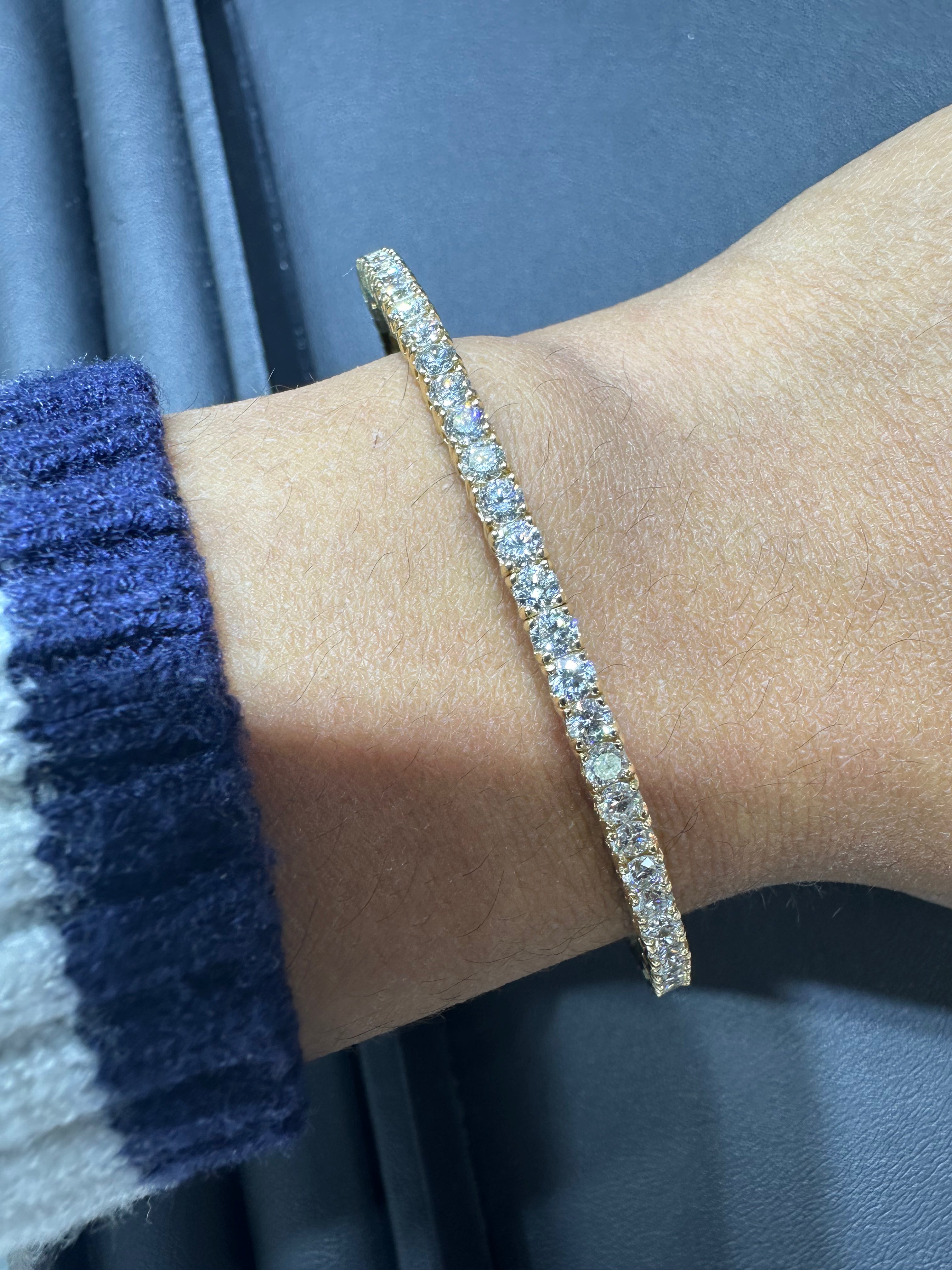 14KT YELLOW GOLD LABGROWN BANGLE